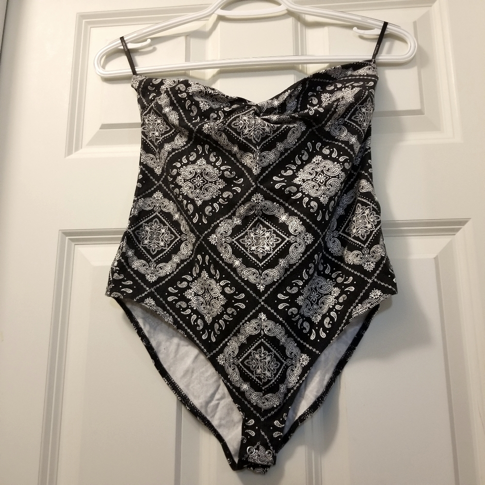 NWT Handkerchief Print Strapless Body Suit SZ M